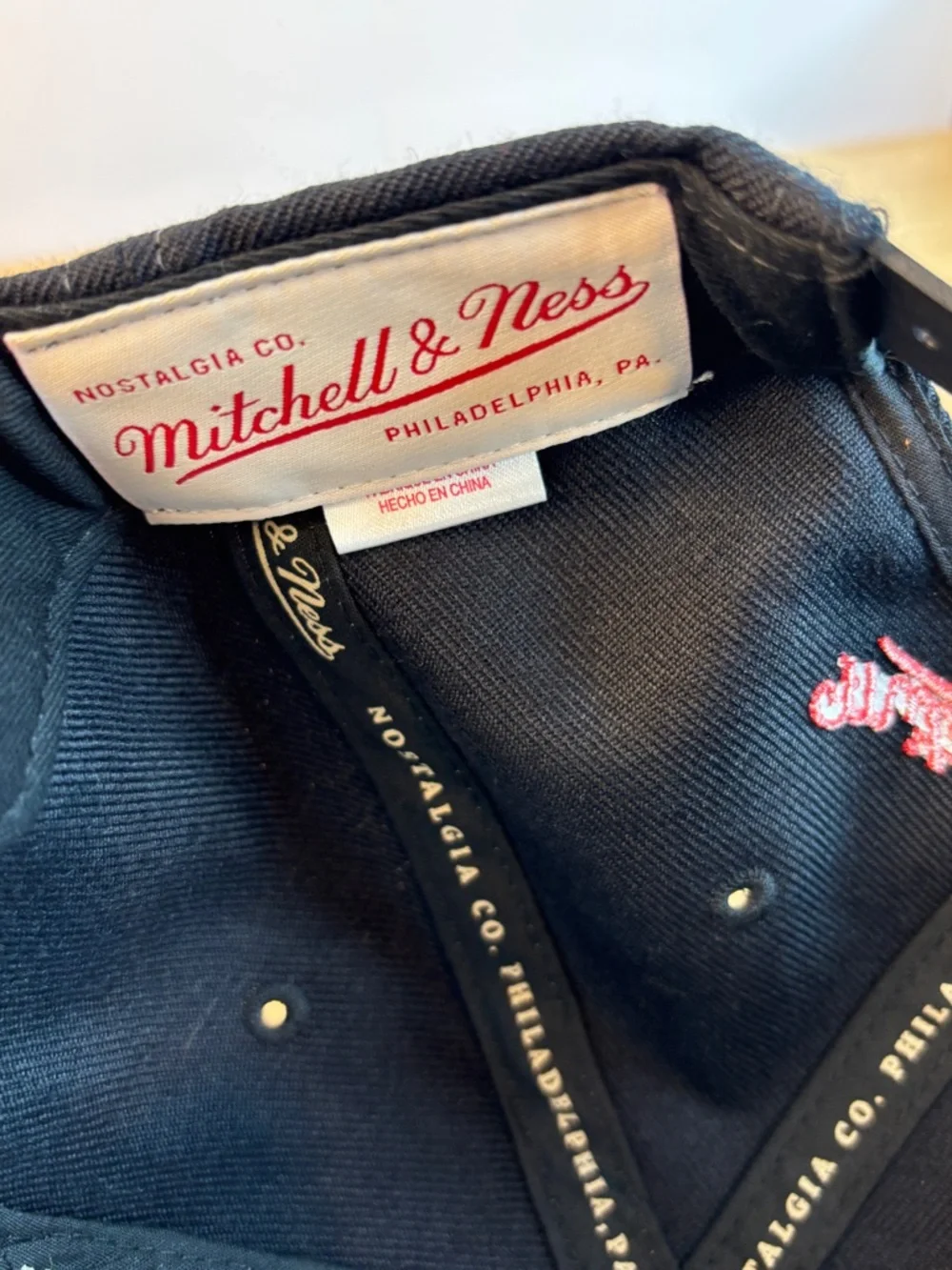 Mitchell & Ness Chicago Bulls Red Black White Tricolor Logo‎ Snapback Hat NWOT